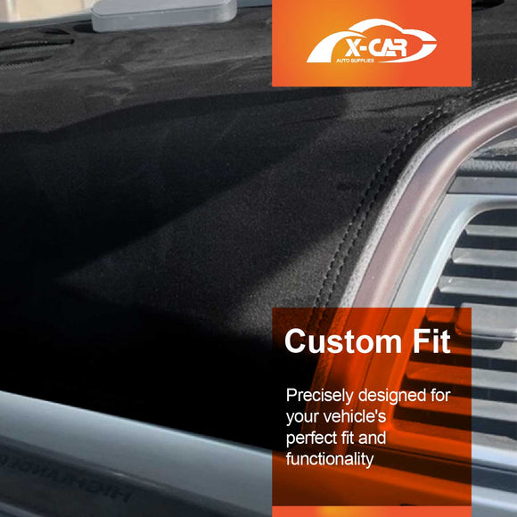 X-CAR dash mat for Toyota Kluger 2014-2021 installed on the dashboard of a Toyota Kluger.