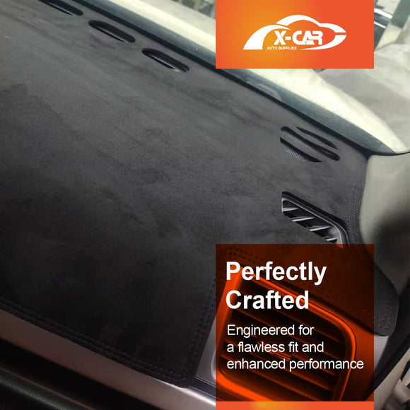 X-CAR dash mat for Toyota Kluger 2014-2021 installed on the dashboard of a Toyota Kluger.