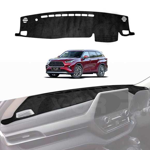 X-CAR dash mat for Toyota Kluger 2021 onwards installed in the dash area.